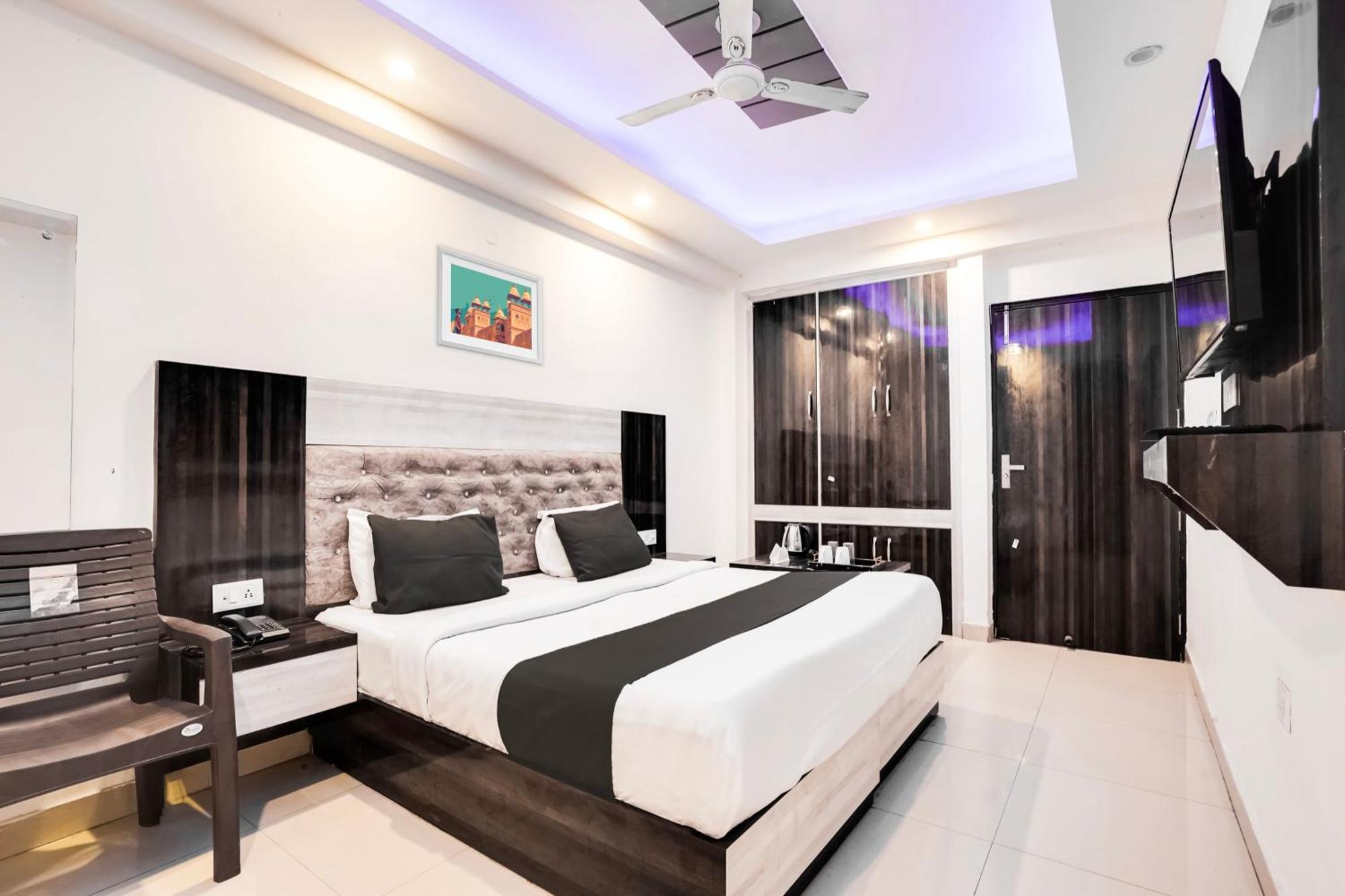 Hotel O Tavish Inn Yeni Delhi Dış mekan fotoğraf