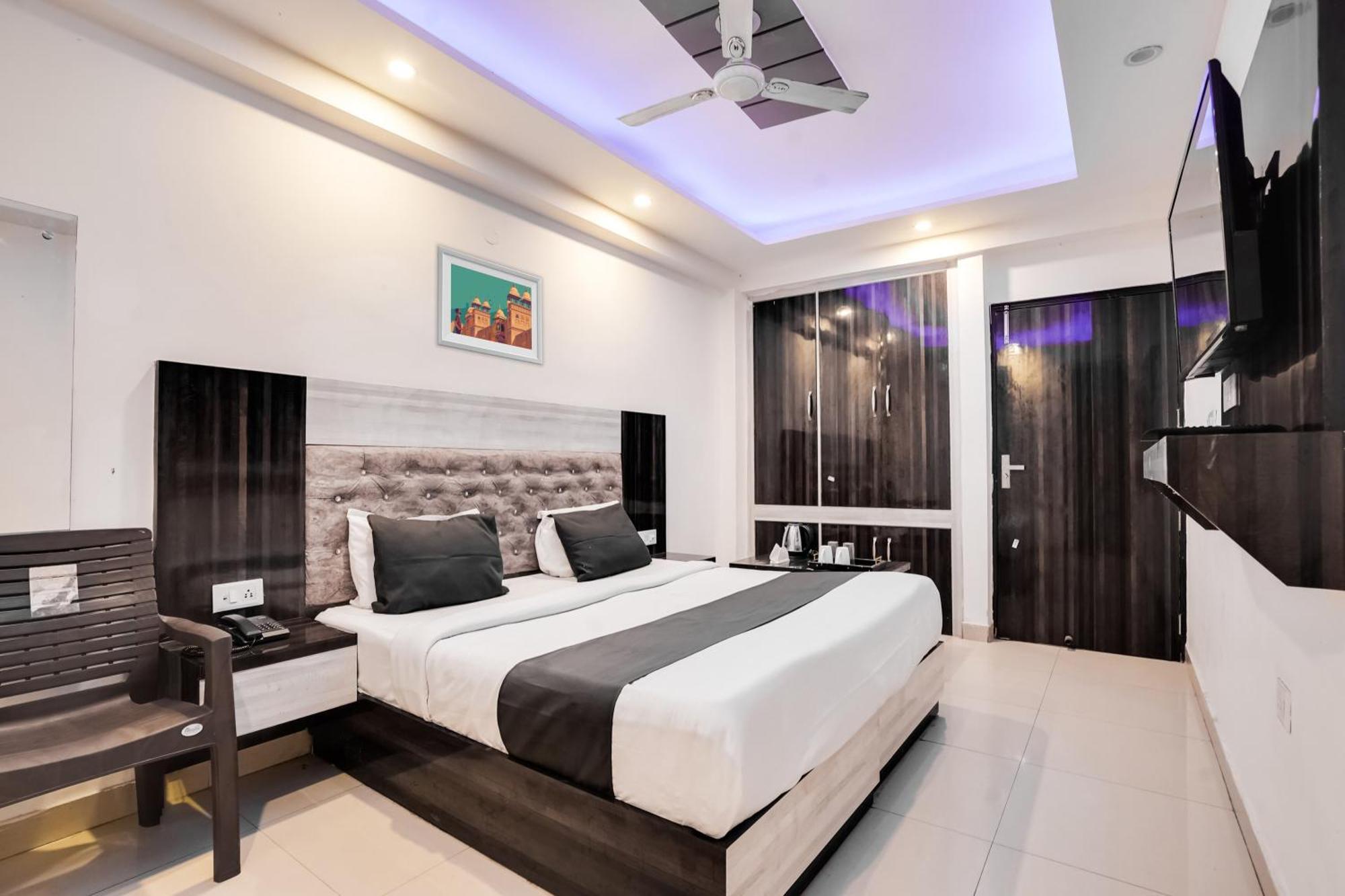 Hotel O Tavish Inn Yeni Delhi Dış mekan fotoğraf