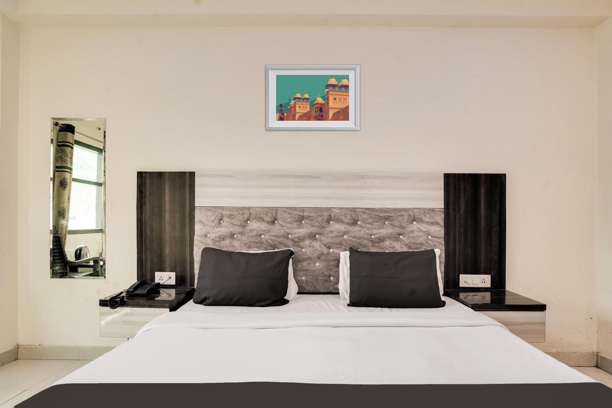Hotel O Tavish Inn Yeni Delhi Dış mekan fotoğraf